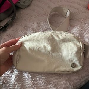 LULULEMON EVERYWHERE BELT BAG